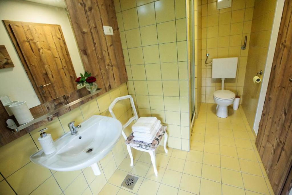Hisa Poljana Rooms Prevalje Экстерьер фото